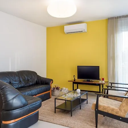 Stefania Apartment Valbandon